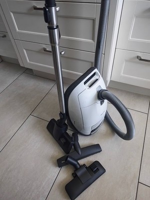 Miele S8 Silence Plus ECOLINE Allergy max.700 W Made in Germany Miele