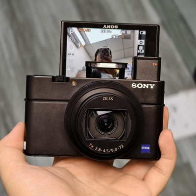 Sony Cyber-shot DSC-RX100 III M3 Digital Camera w/Wifi NFC ViewFinder
