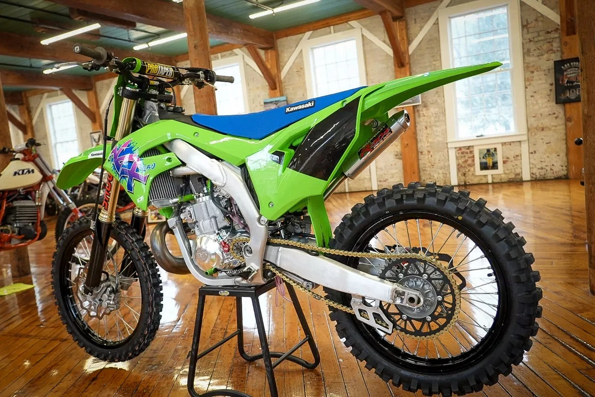 TSO Kawasaki KX250AF - two-stroke conversion - left rear profile