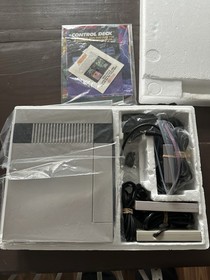 Consola Nintendo NES Control Deck System Completa En Caja Excelente Forma Con Manuales