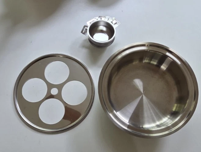 Beautiful Cutco USA 5 Ply Stainless Aluminum Core Egg Poacher and 6 Cups
Opens in a new window or ta