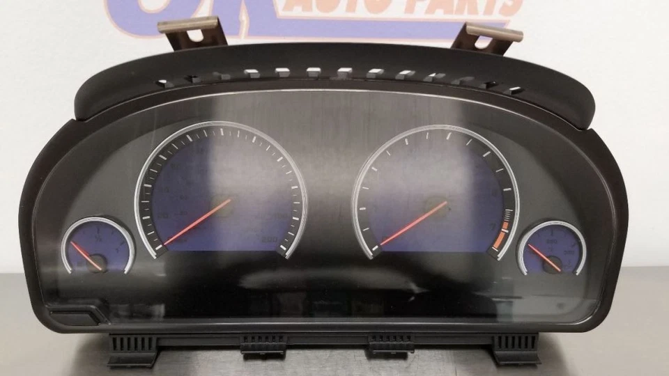 11 BMW ALPINA B7 F02 4.4L SPEEDOMETER INSTRUMENT GAUGE CLUSTER 62109232966 - Image 2 of 4
