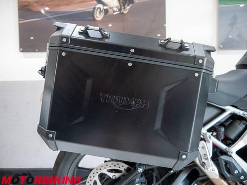 2024 (73) Triumph Tiger 1200 GT PRO - Just one owner & 4,146 miles!! - Picture 3 of 13