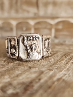 Original 1939 Vintage New York World's Fair Ring