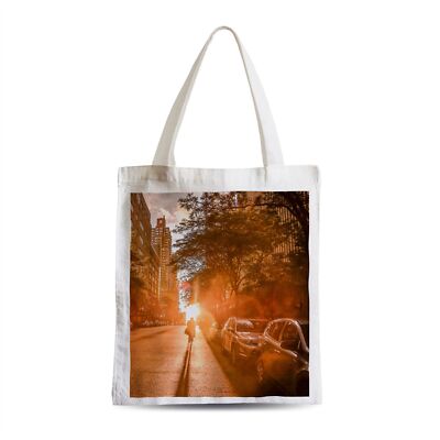 Stofftasche Städtische Stadtszene Architektur Stadtstraße vor dem Sonnenuntergang