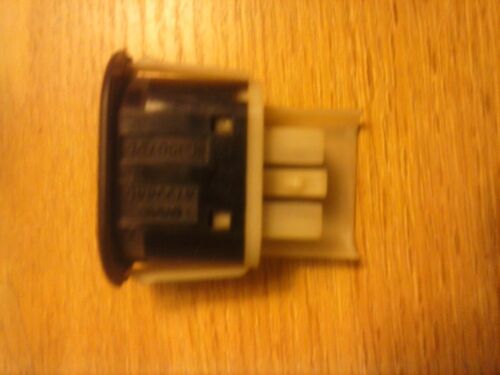 99-03 SAAB 9-5 TRUNK RELEASE SWITCH BUTTON USED OEM 4733440 - Picture 2 of 3