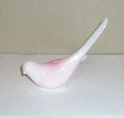 Fenton Bird of Happiness Glossy Rosalene Figurine Long Tail 5" Tall x 6" Long