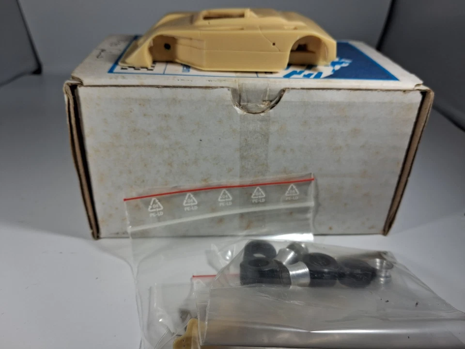 KIT DBS URD C391 C3 2,5L  SCALA 1/43 - Immagine 2 di 4