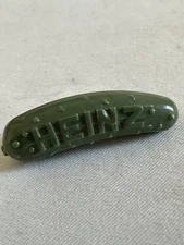 vintage Heinz advertising pickle pin Green G86