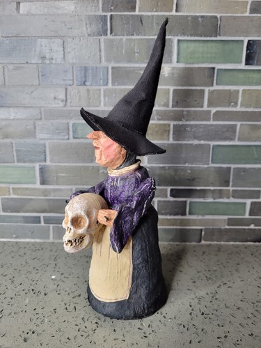 Vtg Halloween Witch holding Skull paper mache (?) witch one of a kind ooak - Picture 5 of 10