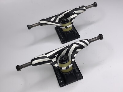Destructo Dreadnought 5.0 Mid(56MM) Skateboard Trucks w/Hollow