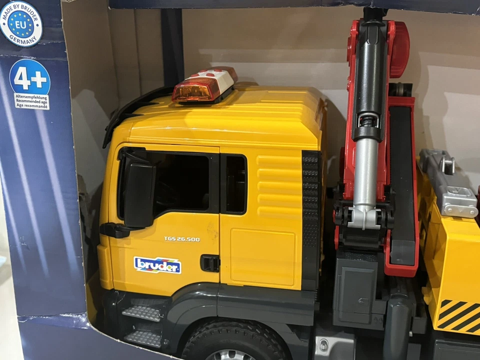 Bruder Toys 03750 MAN Flatbed Tow Truck Crane & Roadster Car With Light & Sound - Image 3 of 4