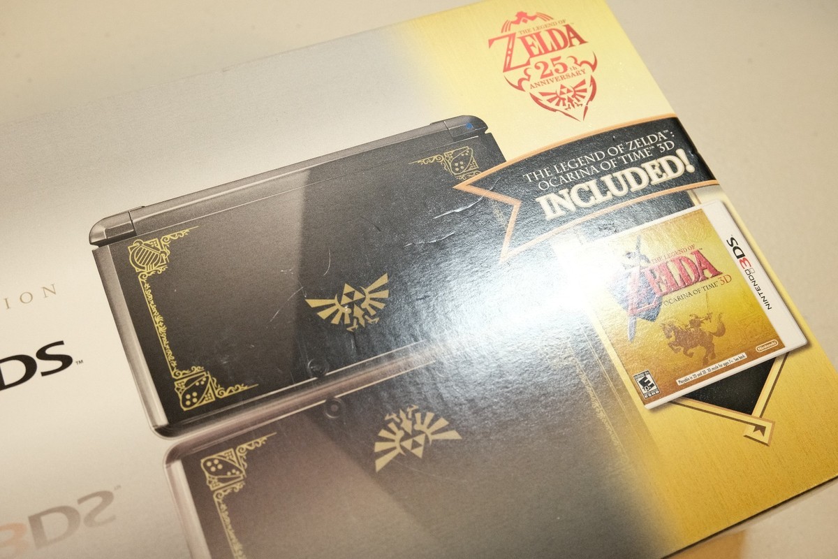 Nintendo 3DS CTRSKZO1 The Legend Of Zelda 25th Anniversary Limited