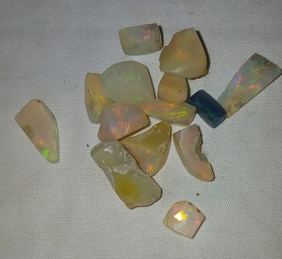 Opals 34.60 Ct Spiecel Hand Faceted