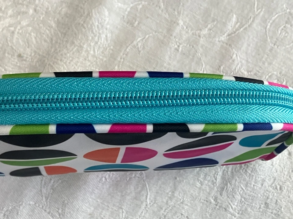 BASICS COSMETICS/MAKE UP ZIPPERED BAG. - Image 3 of 4