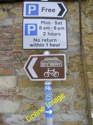 Photo 12x8 Why not just stop at the George? Castle Cary/ST6332 Multiple c c2011
