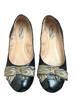 Paul Smith black leather round toe ballet flats with black patent leather trim,