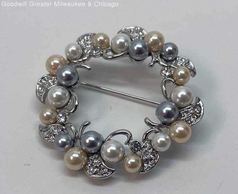 Silver Tone Pastel Faux Pearl & Rhinestone Wreath Brooch 13.6g