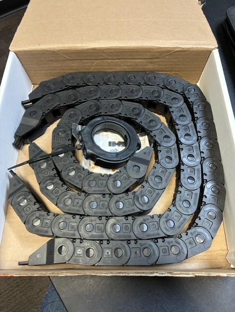 IGUS 1400.020.035 Cable Track Energy Chain 1-1/4" inside x 1-3/8" outside/ 3pcs