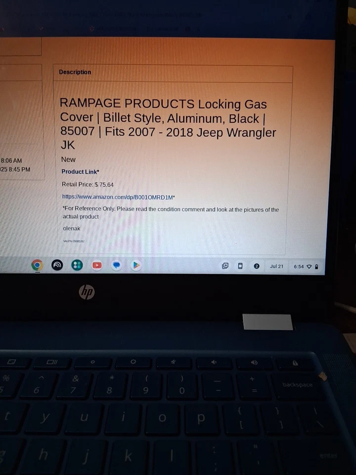 Крышка бензобака с замком Rampage 85007 черная в нормандском стиле, 2007–2018 Jeep Wrangler JK - Изображение 2 из 4