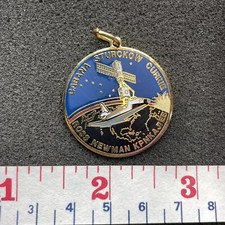 ASTRONAUT NASA PENDANT CHARM SPACE SHUTTLE ENDEAVOUR SOUVENIR K007