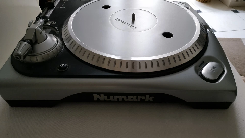 Turntable Numark tt200 per parti di ricambio si accende ma non gira il piatto  - Imagen 4 de 4