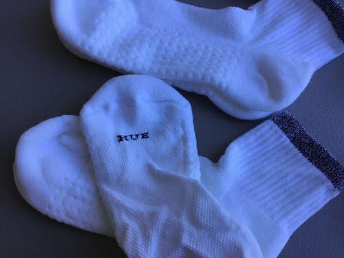 Women's HUE Massaging Sole Ankle Socks Size Medium 10 Pair White & Gray #324R - Picture 3 of 3