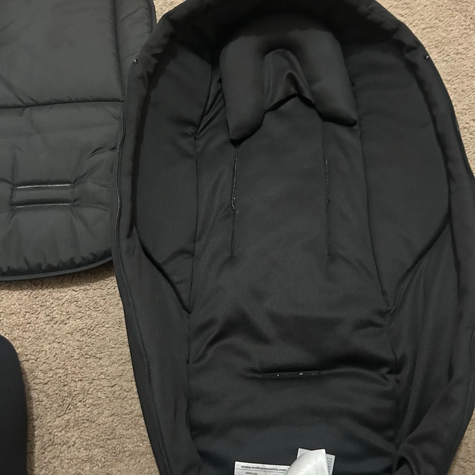 DISCONTINUED Bugaboo COCOON LIGHT BLACK - Image 3 of 4