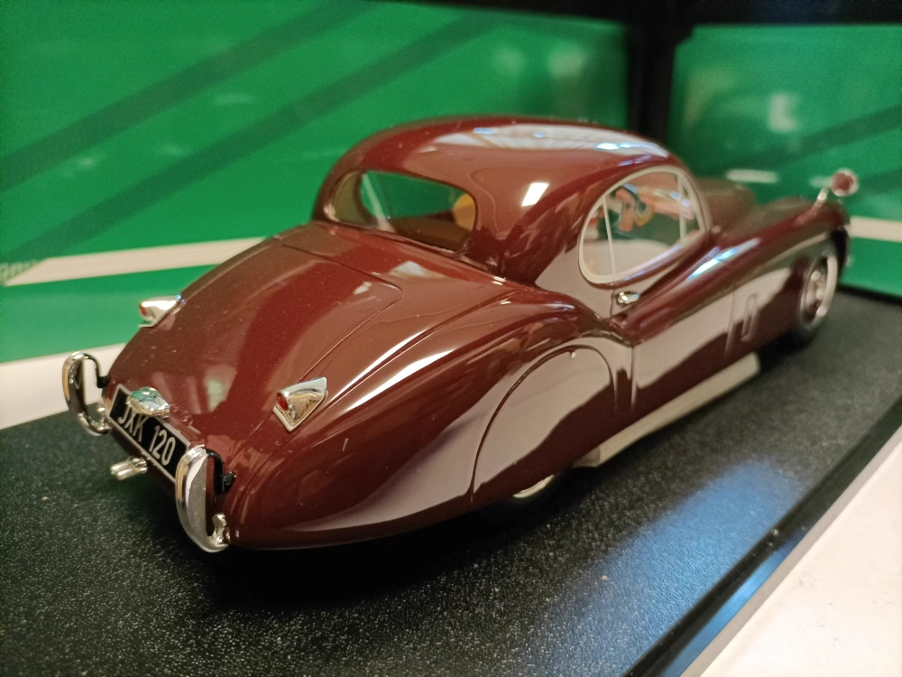 Cult 1/18 ジャガー Jaguar XK120 FHC Cult 1/18 ジャガー Jaguar XK120 FHC