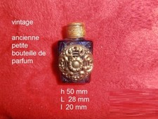 Vintage - Ancien flacon  ( petite bouteille miniature ) de parfum verre décoré 