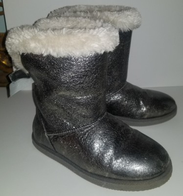 Nordstrom Rack silver metallic faux fur velvet bow mukluk winter  girls