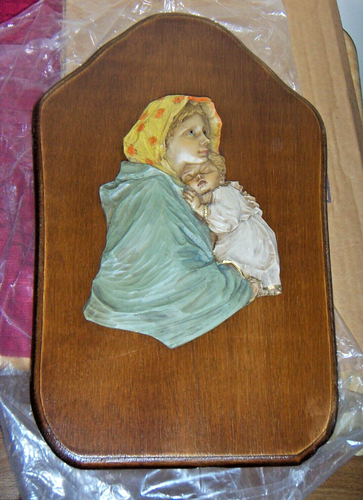 Vintage Virgin Mary Embracing Baby Jesus Wood Wall Plaque in Box Italy 14"x9" - Picture 2 of 6