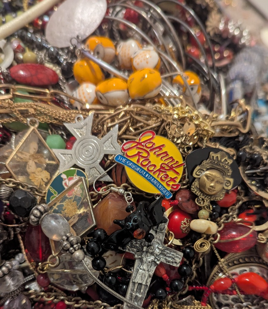 5 lb vintage unsearched estate gems & treasures