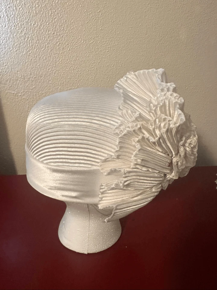 Chapéu vintage branco plissado cetim floral igreja noiva formal retrô chique caixa de comprimidos - Imagem 3 de 4
