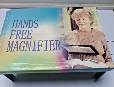 Ganzseitenleselupe A4 Lupe LED Beleuchtung freihändig Neu Magnifier Free Zoom