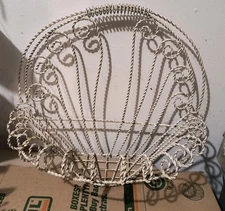 Vintage Wire Metal Basket Wall/Standing Hanging Decorative Storage Planter 
