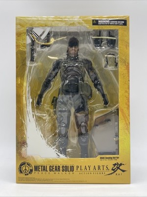 Play Arts Kai Metal Gear Solid Peace Walker Snake Sneaking Suit