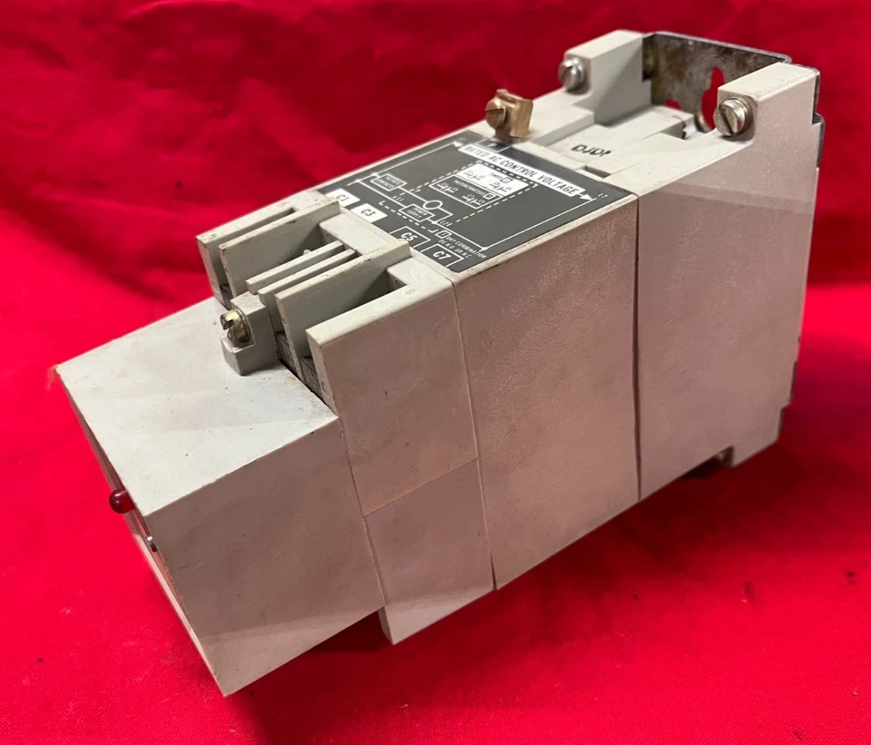 ALLEN BRADLEY 700-RT00A010A1 SOLID STATE TIMER BULLETIN 700 TYPE RT SERIES: B - Image 2 of 4