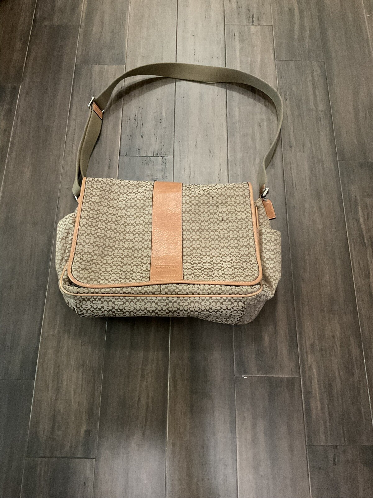 Coach Signature Hudson Messenger Laptop Diaper Bag/Le… Gem