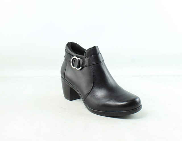 naturalizer black ankle boots