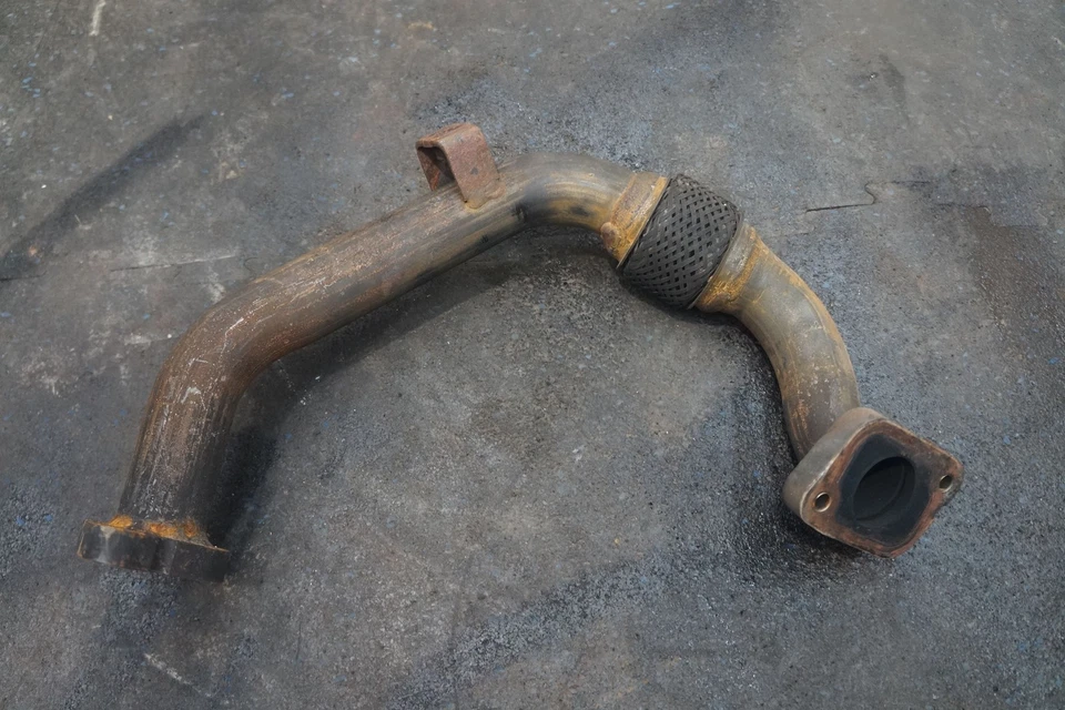 Tubo de válvula EGR a colector de escape FC3Z9E469A OEM Ford F250 Super Duty 2019 Foto 2 de 3