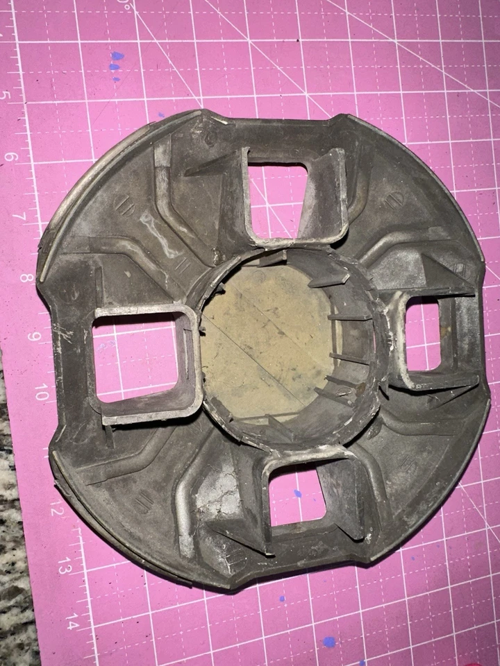 Tapa central de rueda Toyota Celica Supra Corolla Van Wagon 1982-1986 716101 Foto 3 de 4