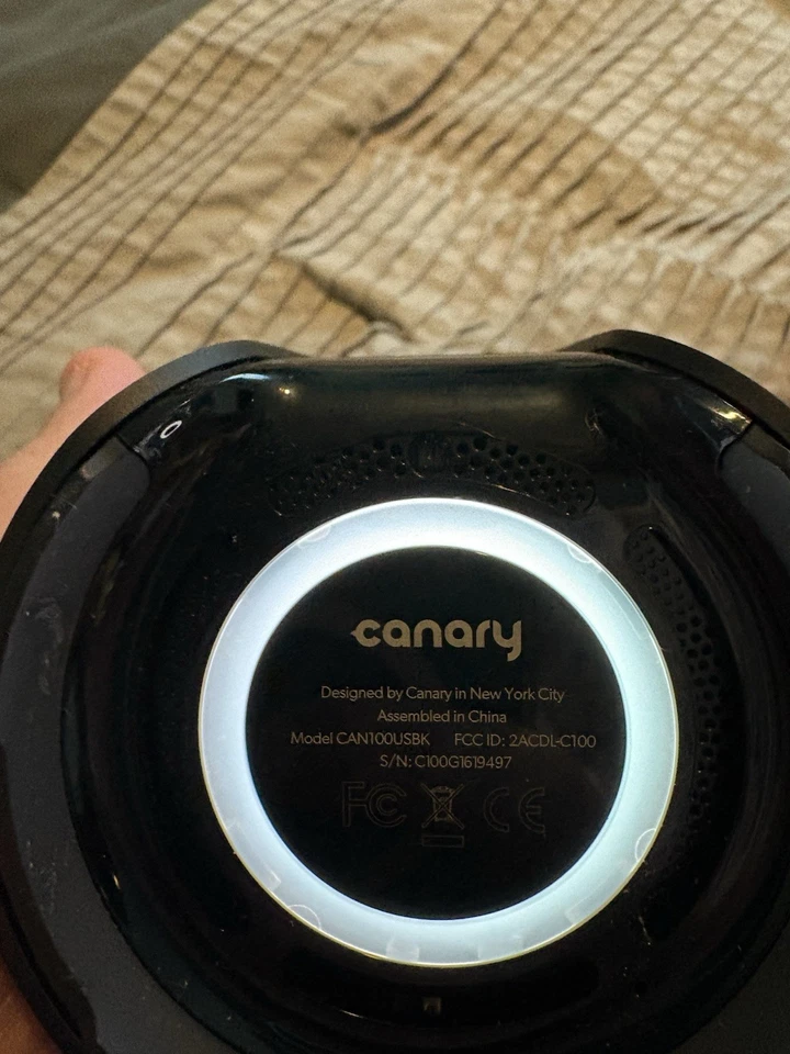 Cámara de seguridad para el hogar todo en uno Canary modelo CAN100USBLK -HD WiFi visión nocturna Foto 3 de 4