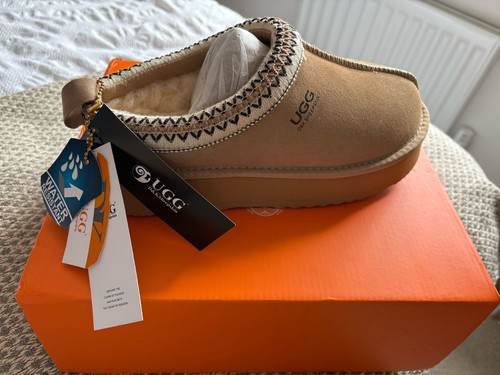 UGG Alessia Platform Slipper Size 6 New Sand Colour