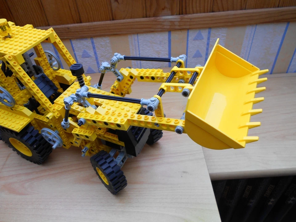 LEGO TECHNIC 8862 Tractopelle - Photo 2/4