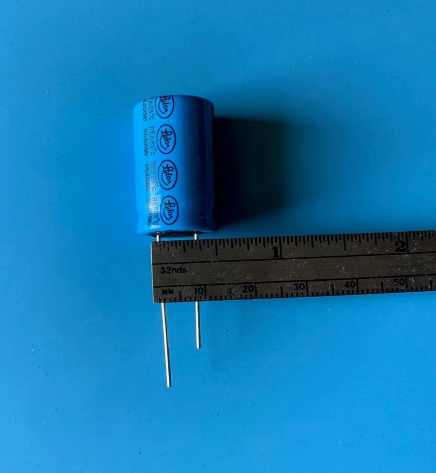 10x REA220M2G-1625 COMPONENTES DE SOBRETENSIÓN CONDENSADOR 22UF 400V 16X25mm RADIAL ROHS Foto 3 de 4