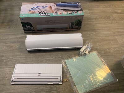 White Silhouette Cameo 5 Plus 15in. Slightly used a couple times. 