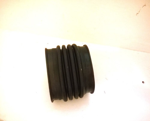 VW Golf Mk1 1.8 8V GTI Throttle Connecting Air Hose - Picture 3 of 5