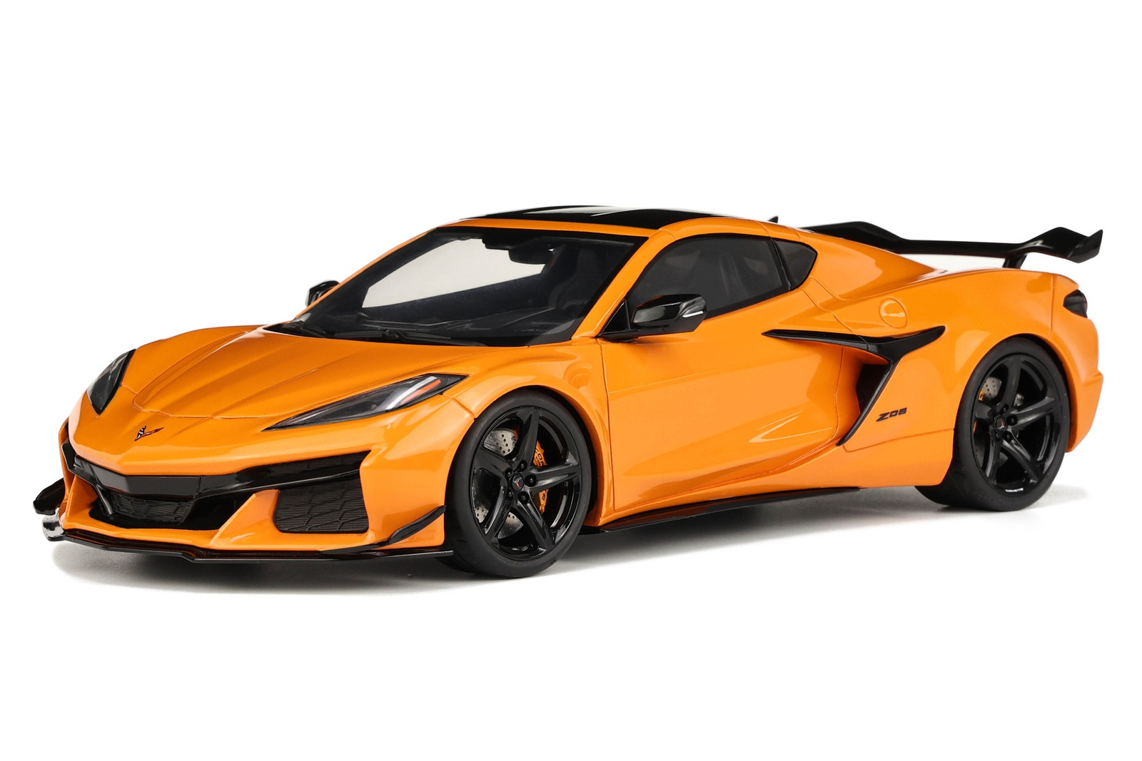 Chevrolet Corvette C8 Z06 Coupe Orange GT Spirit 1/18 Preorder