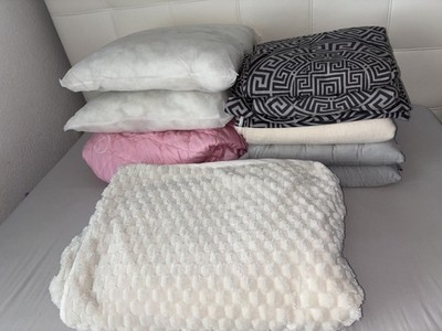WIE NEU   Heimtextilien Paket Kissen Bettwäsche Stuhlkissen Matratzenschoner